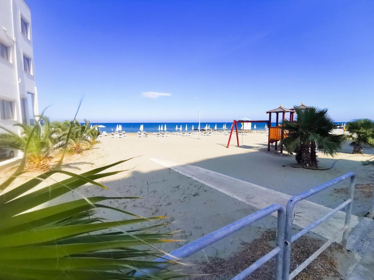 Sea-Esta Seaview Apartment, 200 Meters To The Beach Larnaca Ngoại thất bức ảnh